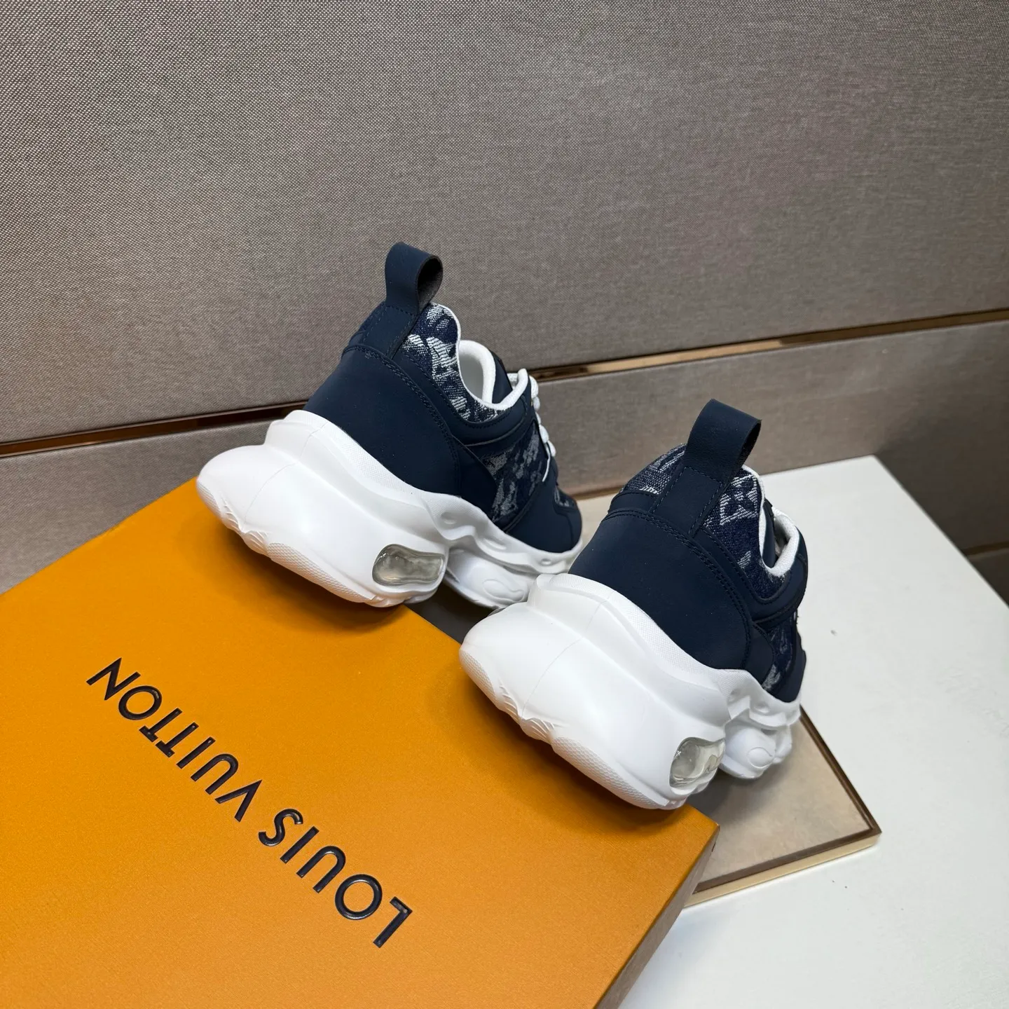 ⬛️Men's shoes 💰p462【LV～】Men's casual shoes 2025z cabinet sales simultaneously 🔶Size: 38-44 #️⃣ 🔷5 colors🔜The upper is made of multi-material splicing➕Mesh lining, comfortable and breathable, sole: original comfortable and wear-resistant outsole, ⚠️real thing📱photographed🎬real thing is better📢📢📢